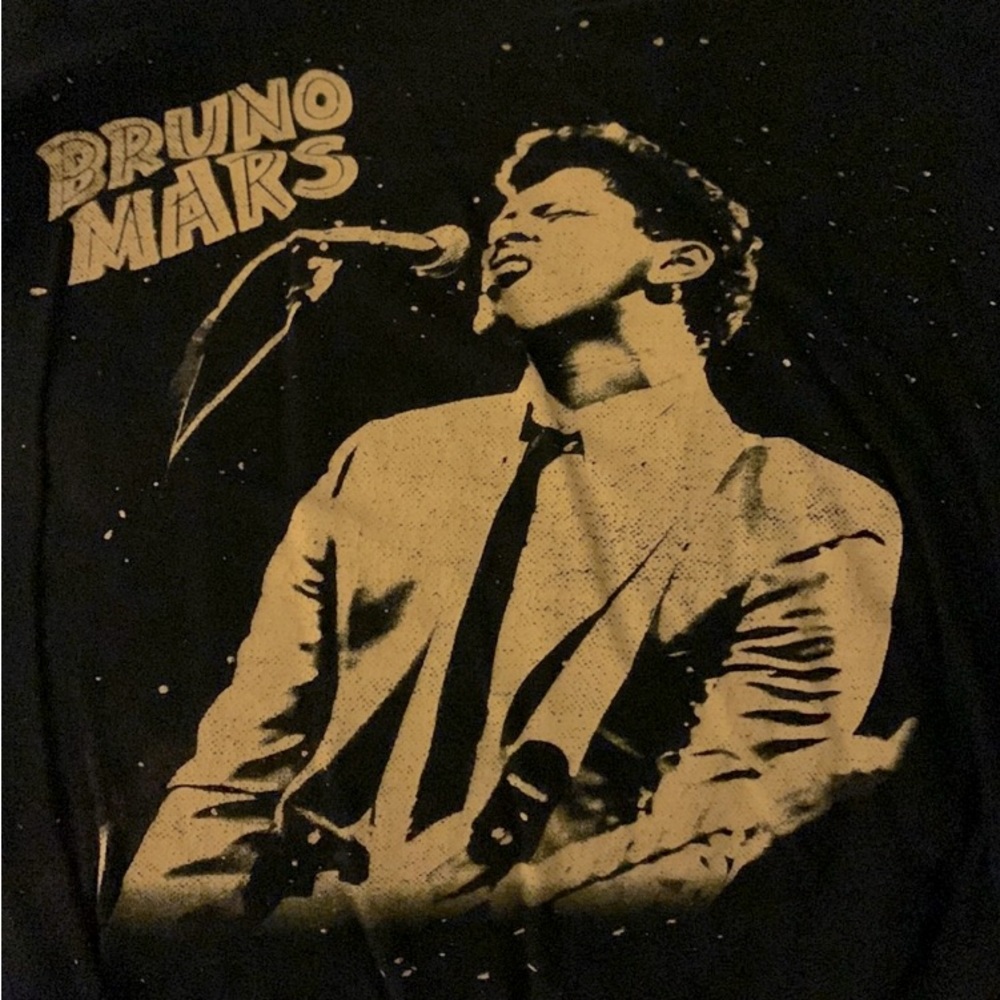Bruno Mars T Shirt only able to obtain is a Hooligan Fan club member